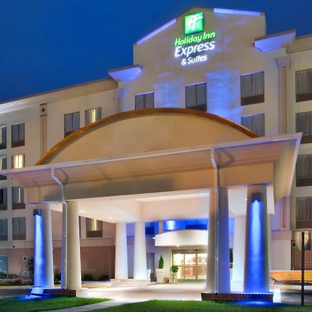 Holiday Inn Express Hotel & Suites Fredericksburg By Ihg Zewnętrze zdjęcie