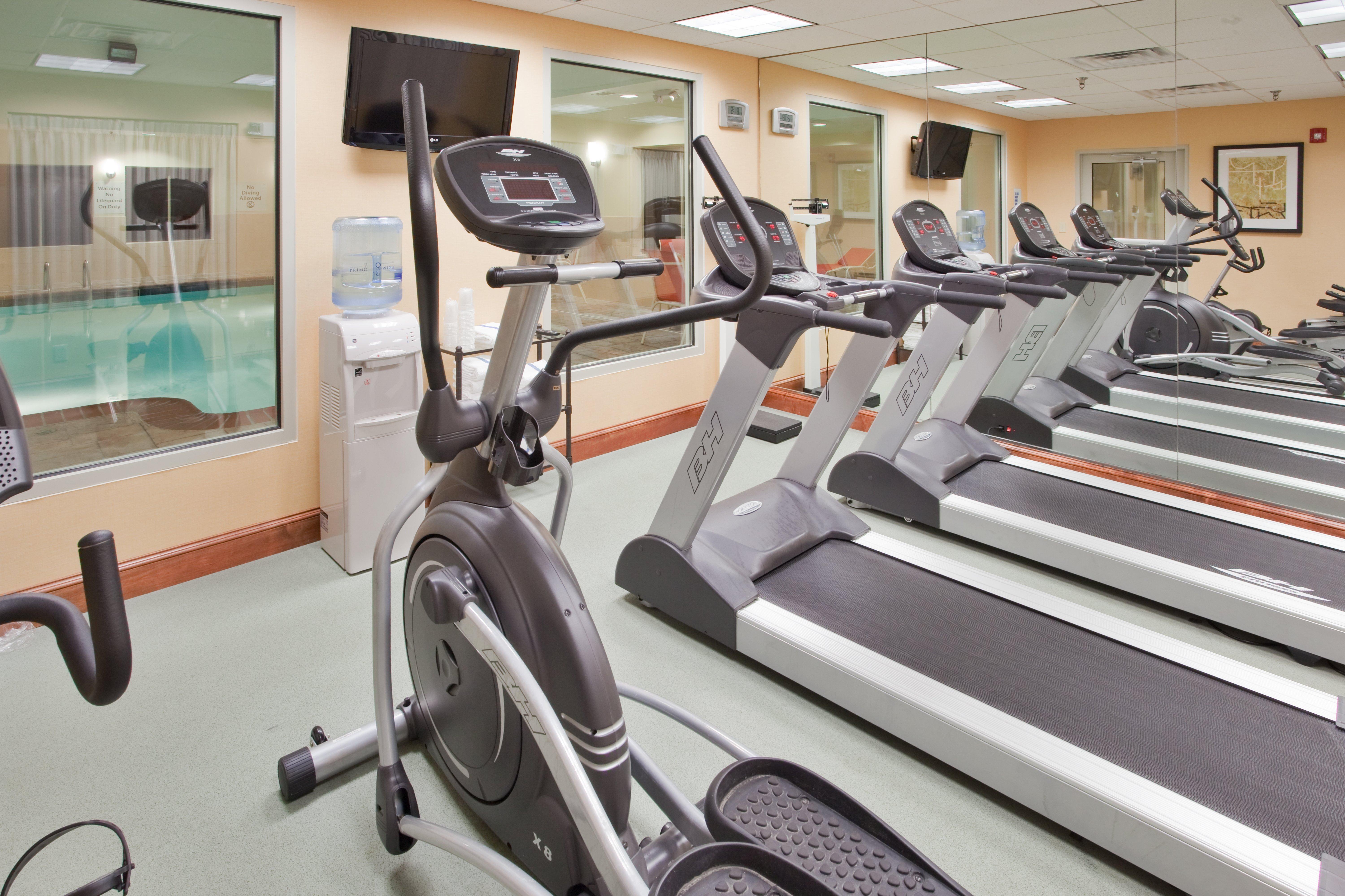 Holiday Inn Express Hotel & Suites Fredericksburg By Ihg Zewnętrze zdjęcie