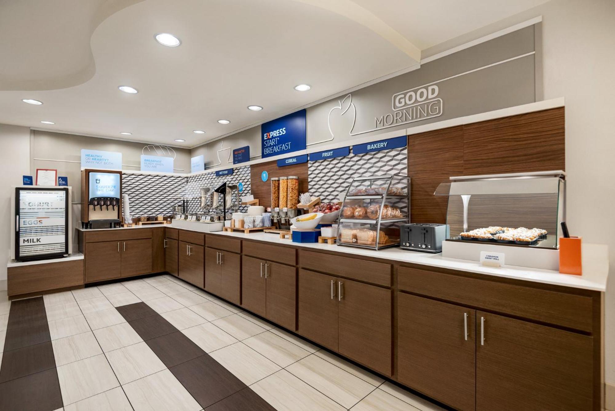 Holiday Inn Express Hotel & Suites Fredericksburg By Ihg Zewnętrze zdjęcie