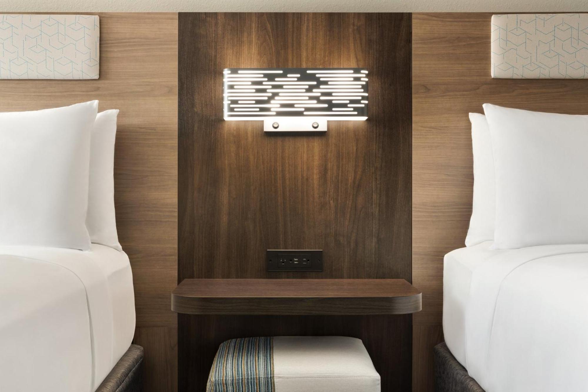 Holiday Inn Express Hotel & Suites Fredericksburg By Ihg Zewnętrze zdjęcie